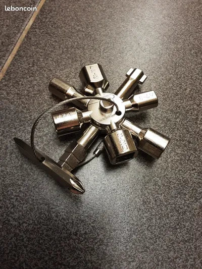 مفتاح Knipex TwinKey العالمي